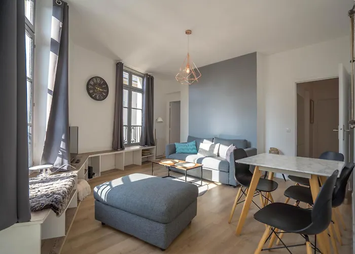 Διαμέρισμα Charming Center Flat