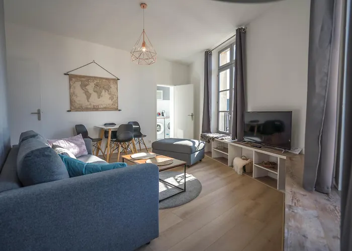 Διαμέρισμα Charming Center Flat *